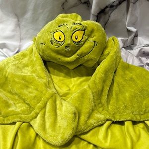 Grinch hooded blanket
